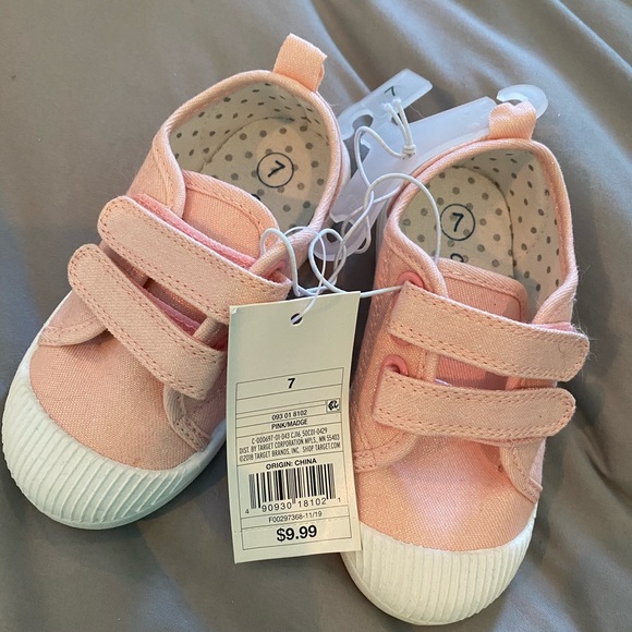 Toddler sneakers Cat & Jack size 7, NWT 3 pairs - Picture 4 of 4